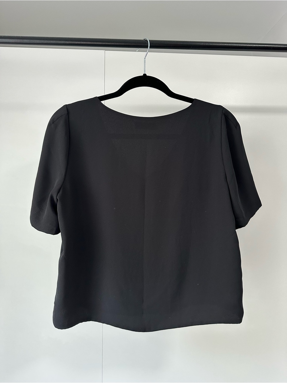 Babaton Randy V-Neck Blouse - Picture 4 of 5